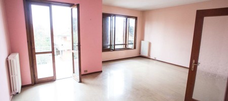 Appartamento al Secondo Piano, Chiesina Uzzanese Appartamento al Secondo Piano, Chiesina Uzzanese