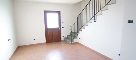 Villetta A Schiera Ristrutturata Villetta A Schiera Ristrutturata