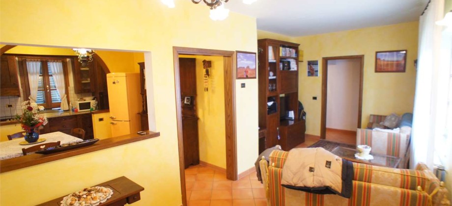 Appartamento Indipendente a Chiesina Uzzanese Appartamento Indipendente a Chiesina Uzzanese