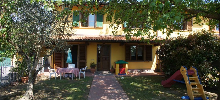 Villa Bifamiliare nel Centro di Chiesina Uzzanese Villa Bifamiliare nel Centro di Chiesina Uzzanese