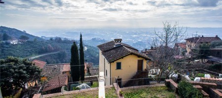 Appartamento con vista a Uzzano (PT) Appartamento con vista a Uzzano (PT)