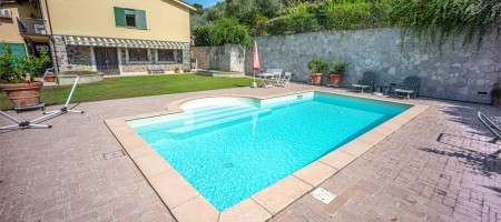 Villa Panoramica a Pescia (PT) Villa Panoramica a Pescia (PT)