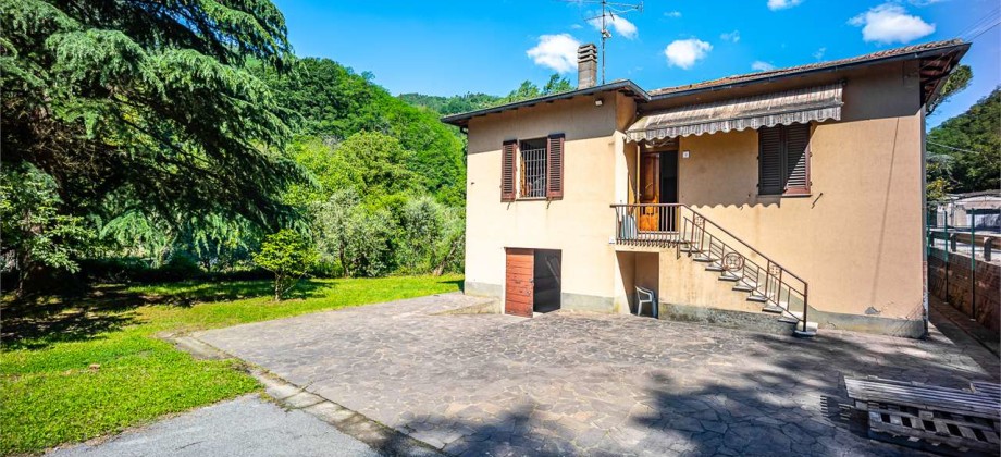 Casa Singola a Pescia (PT) Casa Singola a Pescia (PT)